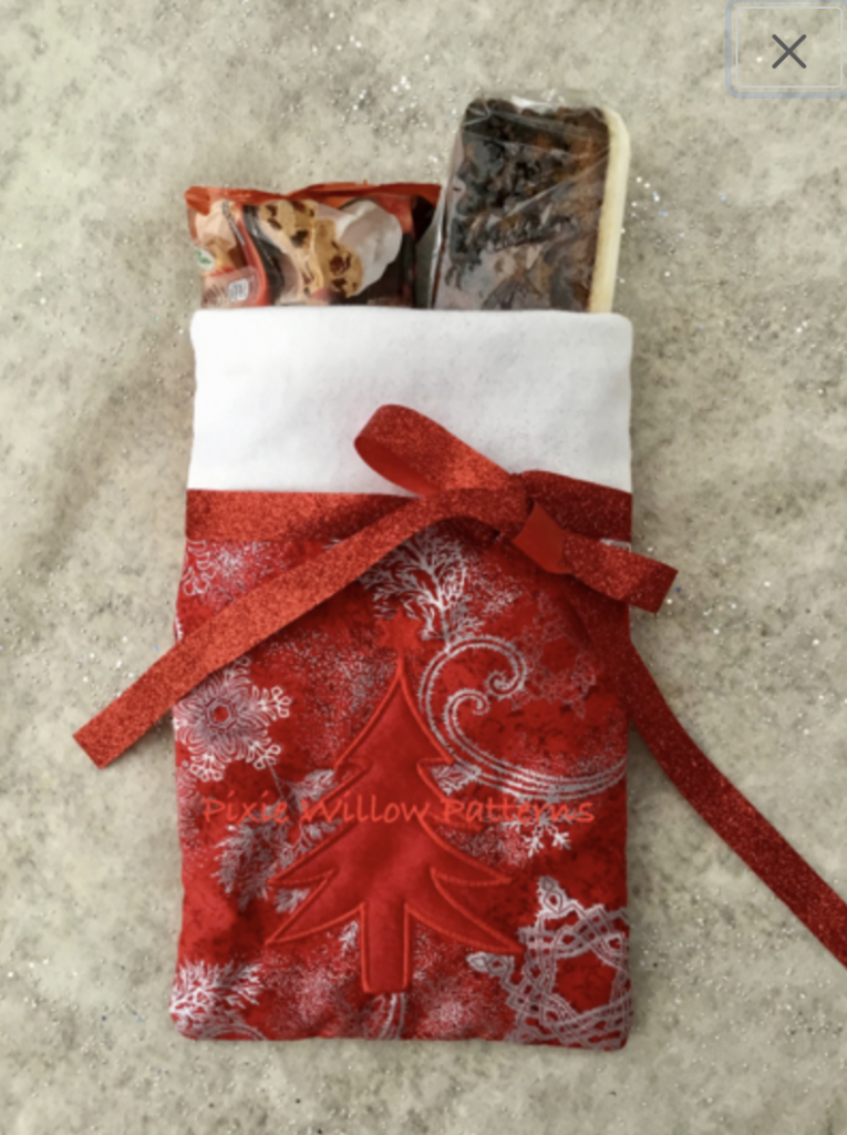 ITH Christmas Tree Gift Bag. In the hoop projects. Lined treat bag 5×7